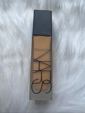 NARS Natural Radiant Longwear Foundation - Valencia